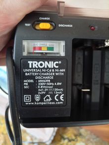 Tronic Universal Battery Charger & Tester (AA, AAA, C, D, 9V)