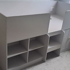 Child's cabin bed