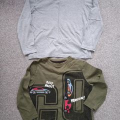 2x boy's long sleeve top. Age 5/6