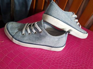 H&m trainers  size eu29
