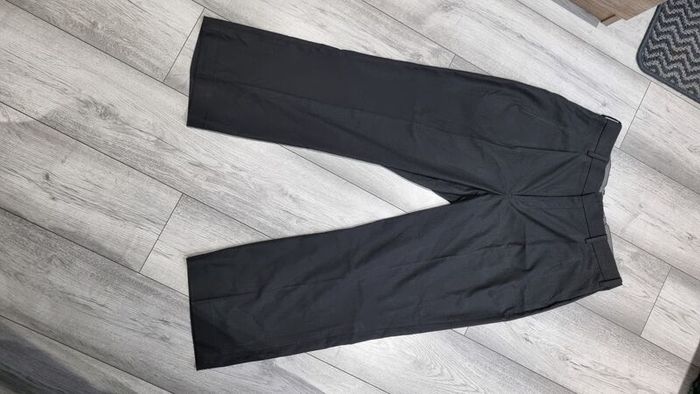 Tailored Black pleated trousers M/L