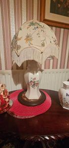 vintage-style porcelain table lamp