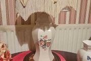 vintage-style porcelain table lamp