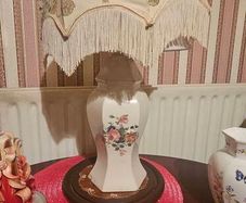 vintage-style porcelain table lamp
