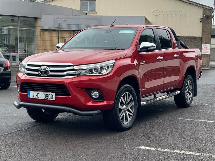 Toyota HiLux Invincible
