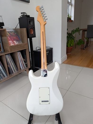 Fender Player Stratocaster electric guitar, Polar white