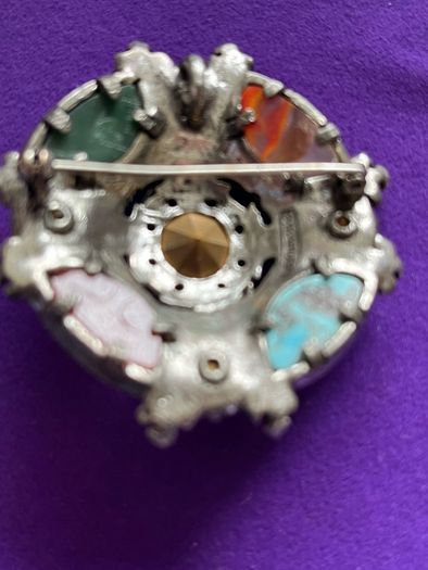 brooch