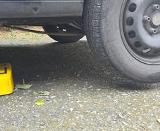 Battery car jack