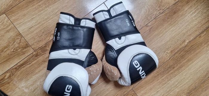 HIT Boxing Gloves & Pads Set