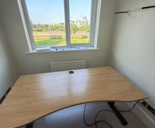 Sit stand desk