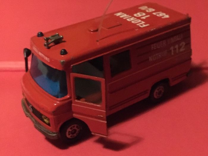 Siku Mercedes L406D Firevan