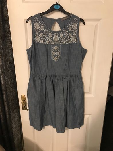 Oasis dress