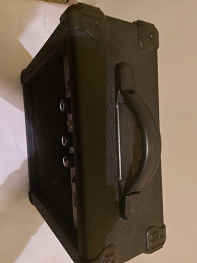 Rocktile Electric Guitar and AMP, in new condition