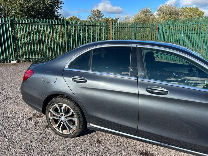 Mercedes Benz Avantgarde Sport  C-Class C350