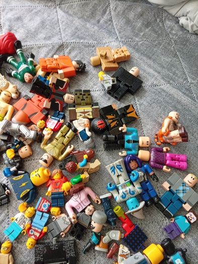 Quick sell 77 for 50euro rolfbox etc lot Lego