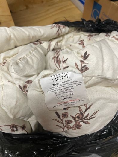 Lovely Double Quilt Bedspread + Matching Pillow Sham + Matching Cushion