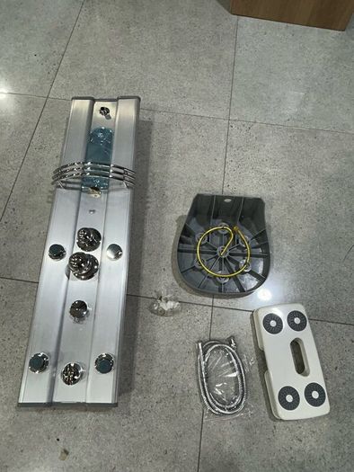 Shower unit with body jets