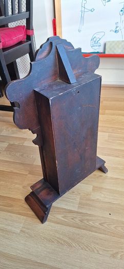 Pendulum clock,Waterbury Gingerbread House Mentel ,with key,working well 19th century