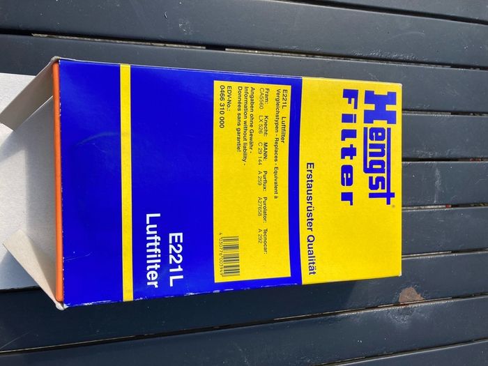 Hengst W124 / C124 air filter. Brand new.