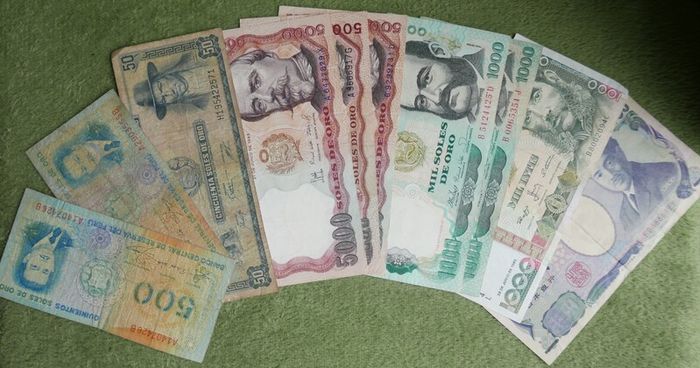 Variety of 10 Different Foreign Banknotes most of Peru