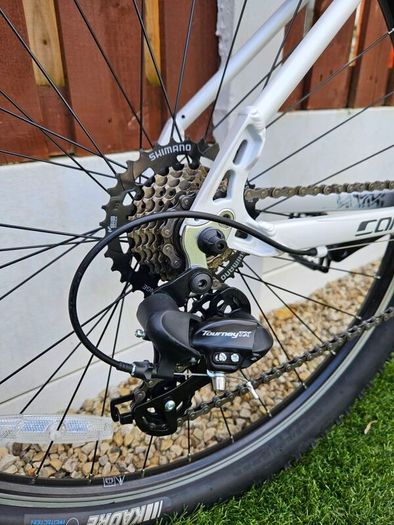 Carrera Valour 27.5 Mountain Bike L Frame Like New