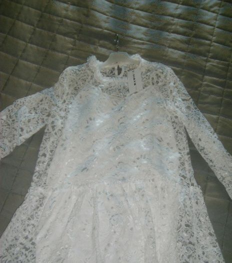White  tunic/dress.