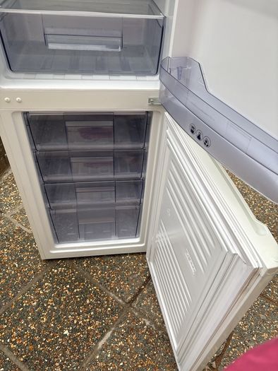 FREE White Whirlpool 50/50 Fridge Freezer - Needs New Seal