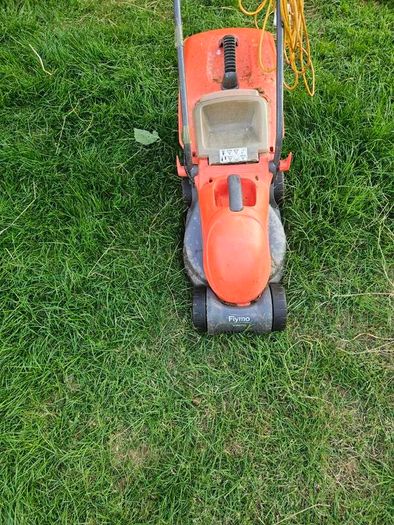 electric lawnmower