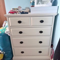Chest of drawers