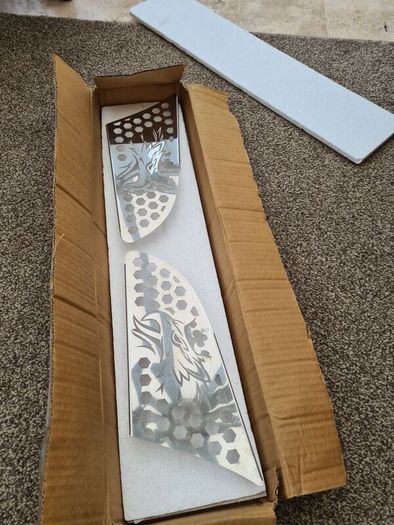 Scania R Series Truck Lorry Enhancements For Footsteps And Upper Grill Polished Steel Decorations(GAR)
