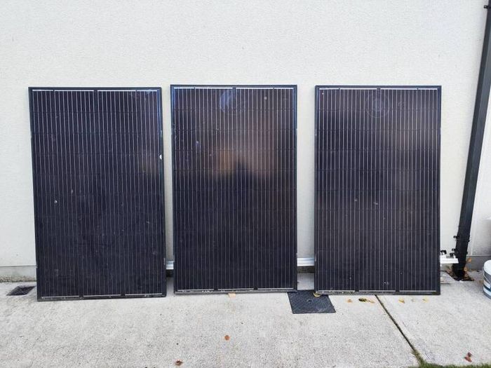 3 x 290W Solar Panels + Mounting Rack & 1kW Inverter