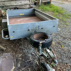 Car trailer 7ft2 x 4ft5.