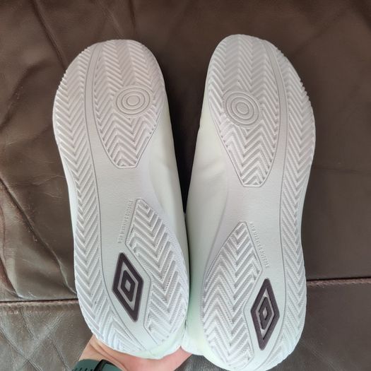 Umbro Mens Ux Accuro III Club IC Indoor White/Plum
