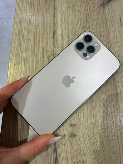 iPhone 12