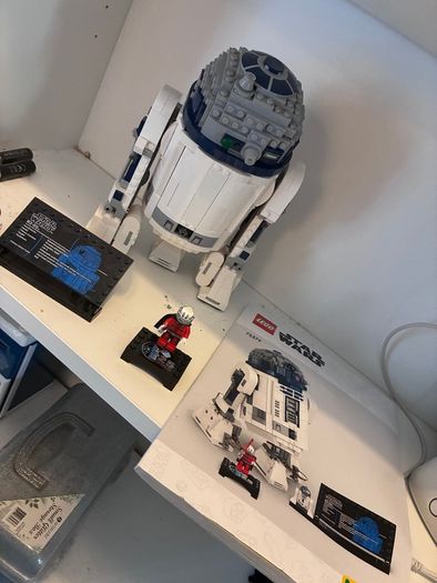 lego R2-D2
