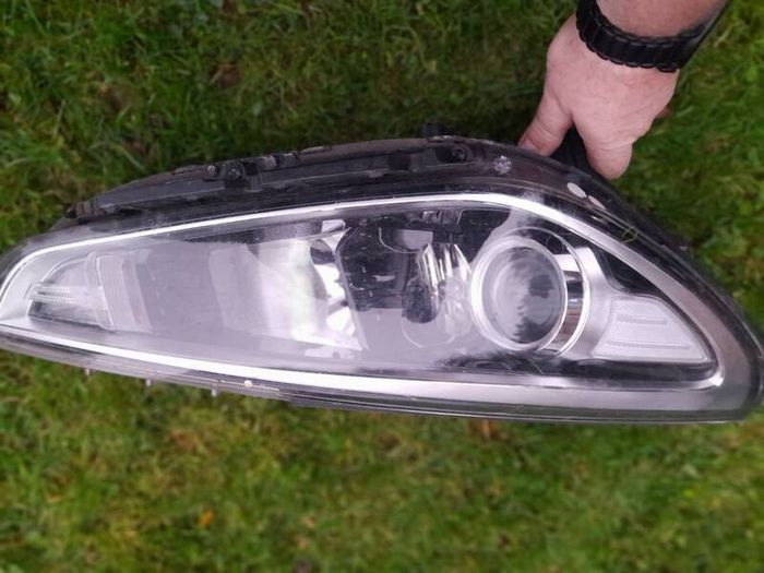 2 Genuine Hyundai i30 Halogen Headlights