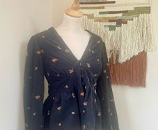Nobody's Child Size 10-stunning top with fine cord detail