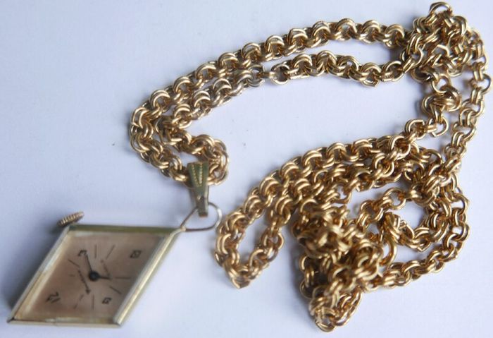 Vendome Vendome 7 Jewels Pendant Mechanical Watch W/necklace.(works well)