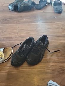 black shoos