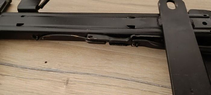 Toyota MR2 Roadster /MRS ZZW30 lower seat rail