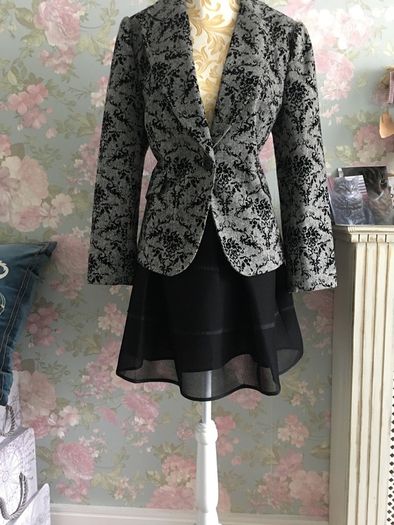 Grazia embroidered blazer, spotless, UK 10