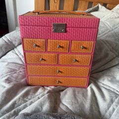 Jewellery box