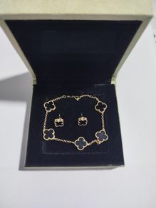 Gold Black Clover Flower Bracelet