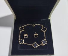 Gold Black Clover Flower Bracelet
