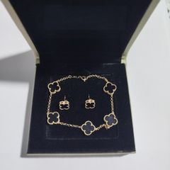 Gold Black Clover Flower Bracelet