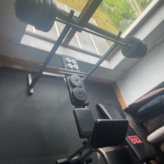 Bench press-leg extension-dumbbells