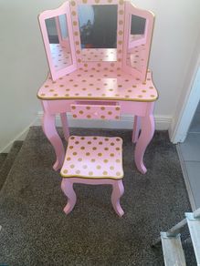 kids dressing table
