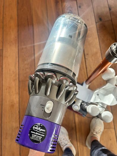 Dyson V10 Cordless Vacuum Cleaner with Stand and Accessories