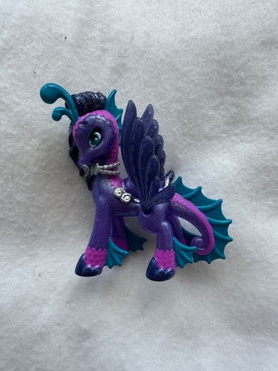 Hatchimals Pixies Riders Seastallion Glider Used Please look at the pictures