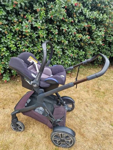 Travel system- Nuna Demi Grow
